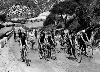 Sortida per les costes del Garraf l'any 1936. AMG. Col·lecció Miquel Castillo.