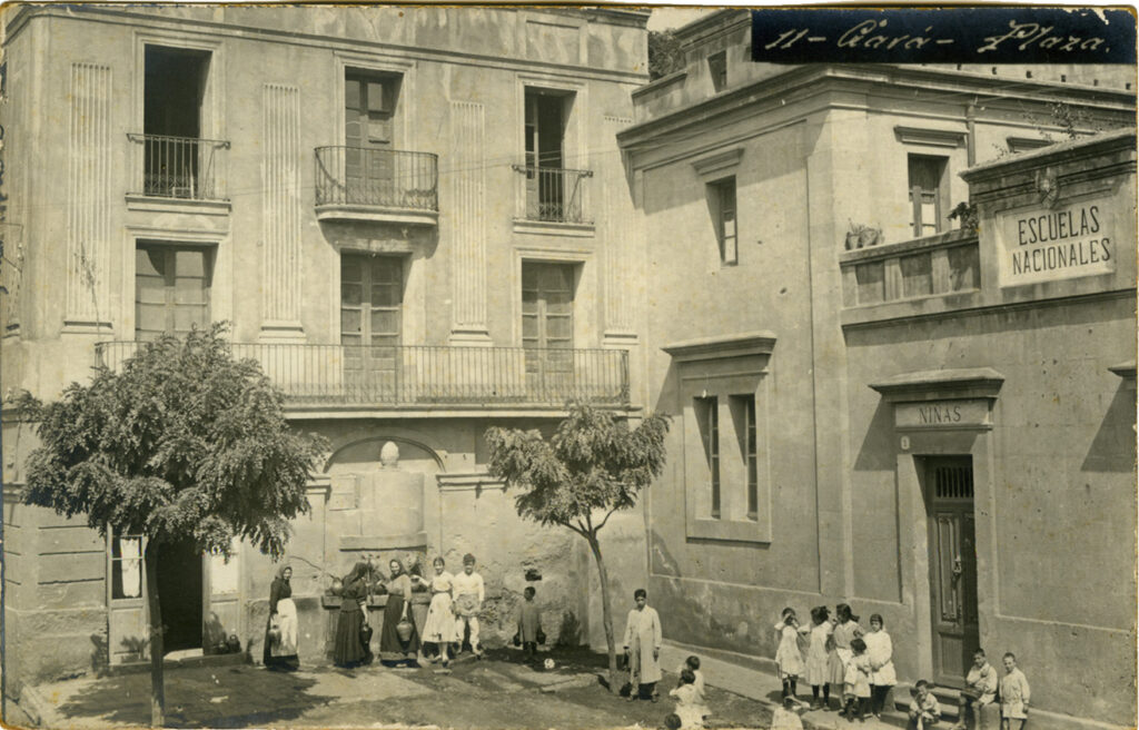 Escoles Plaça Major